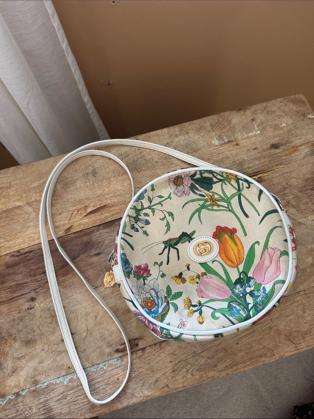 Gucci Cream Flora Round Crossbody Bag